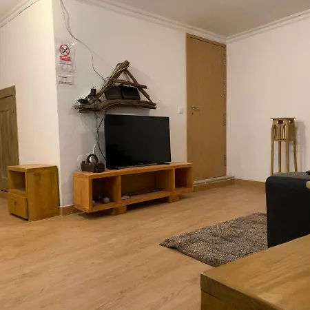 Housegugu Apartman *