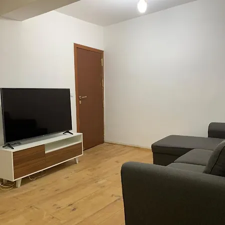 Housegugu Apartment *
